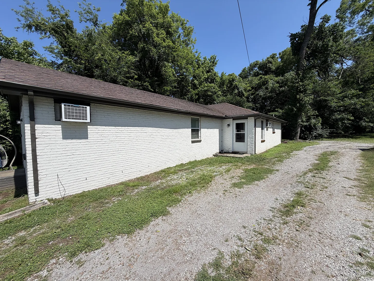 905 Blue Ridge Drive - B — Photo 2
