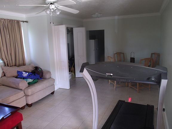 5th image of 349 E North Shore Dr