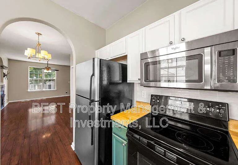 8130 Kings Creek Dr — Photo 14