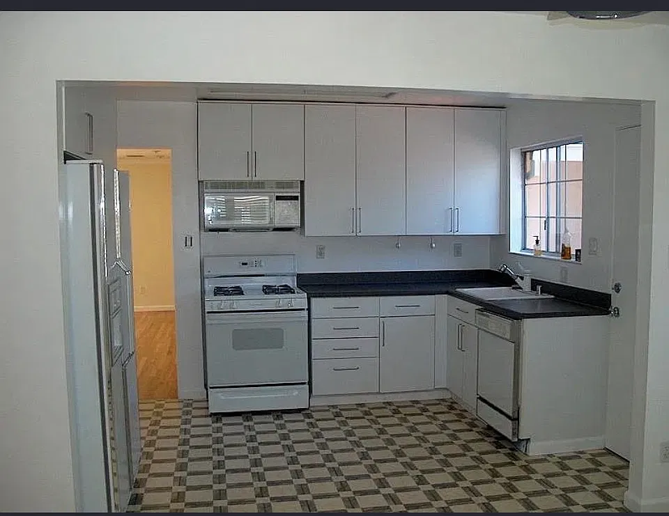 3 bed, 1610 sqft, $6,000 — Photo 1