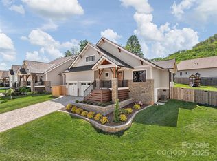 60 Starwood Valley Trl, Arden, NC 28704
