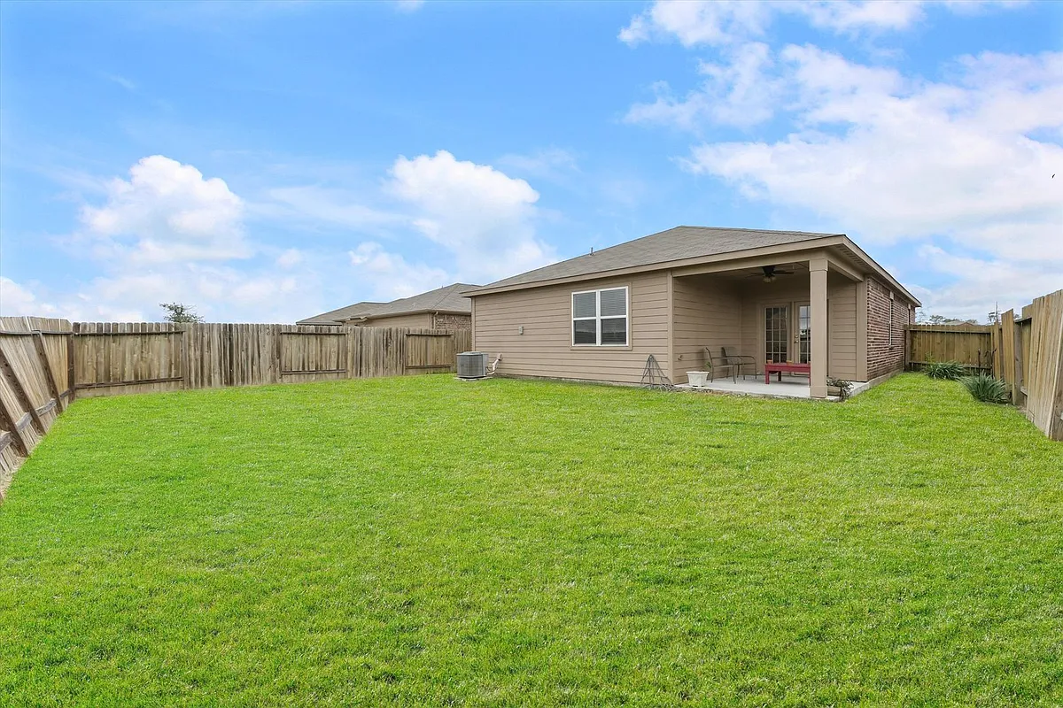 Building Photo - 12026 Pearl Dr