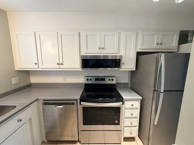 Center Town Condominiums — Photo 46