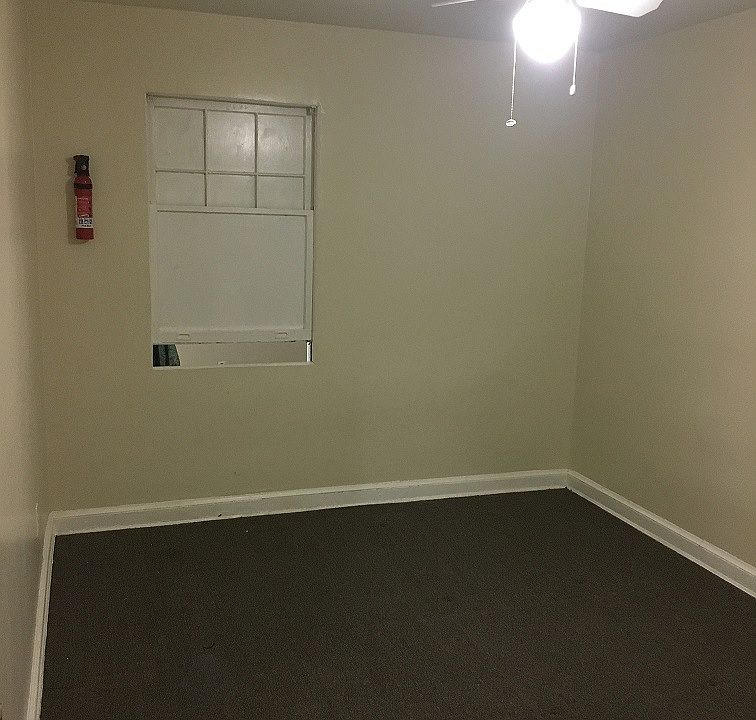 Den / Bedroom