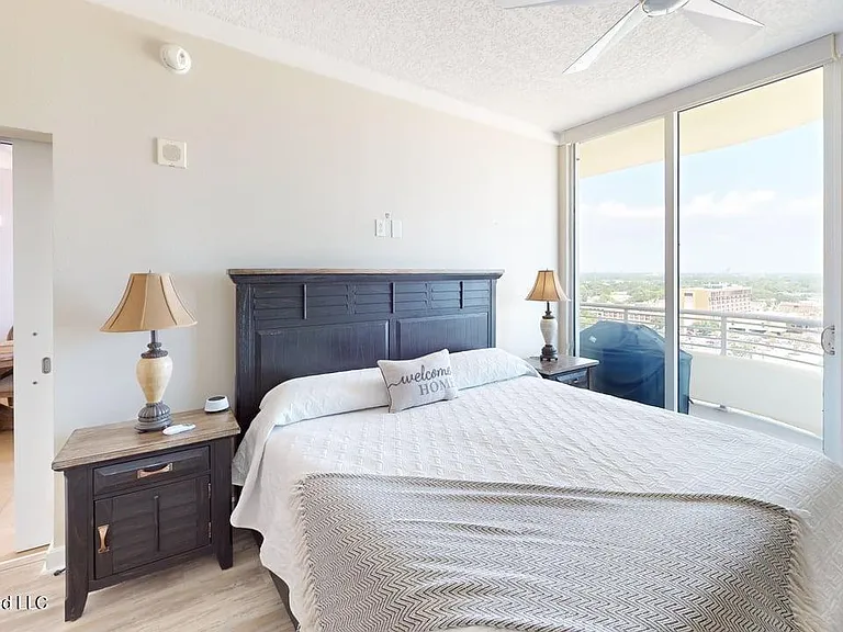 2060 Beach Blvd #1407 — Photo 13