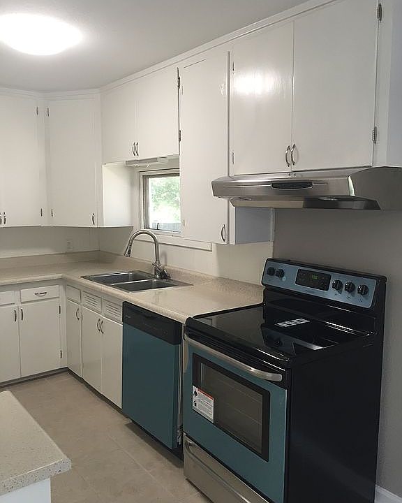 1st image of 3525 Cayman Dr