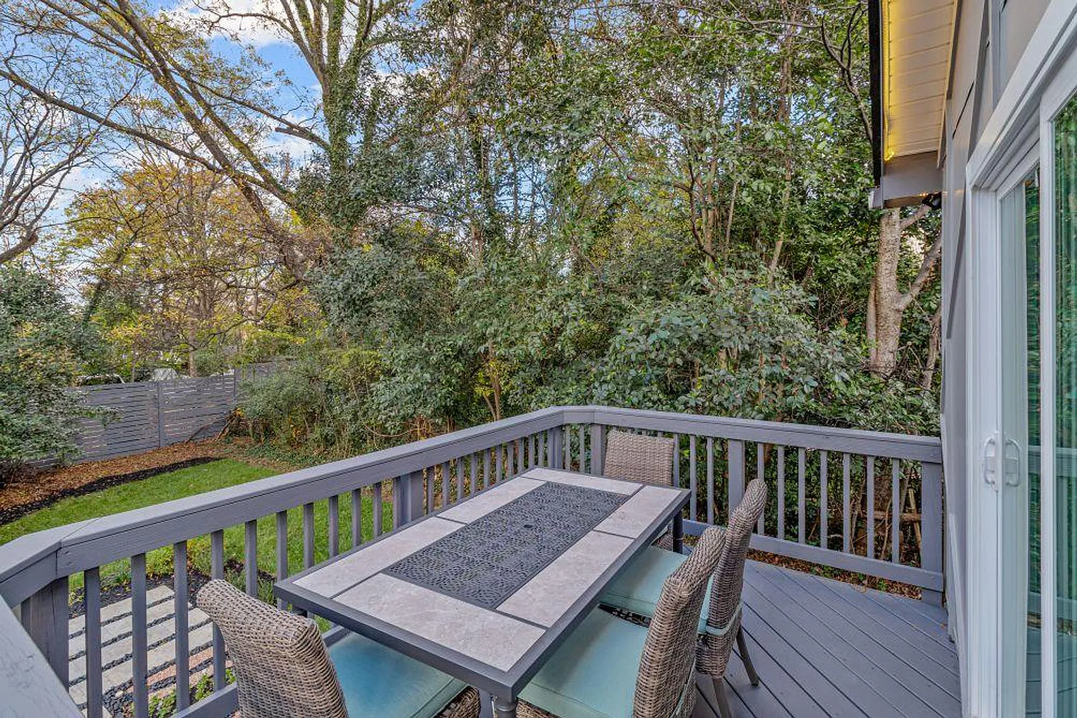 4 bed, 2.0 bath, 1442 sqft, $5,588 — Photo 2