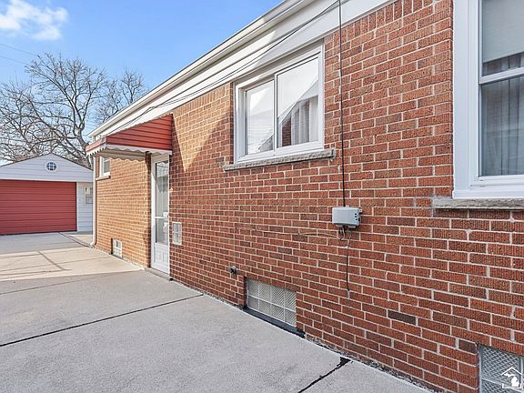 5th image of 12813 Birrell St