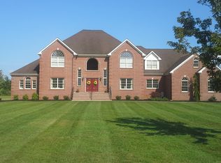 7 Ella Dr, Millstone Twp, NJ 08510