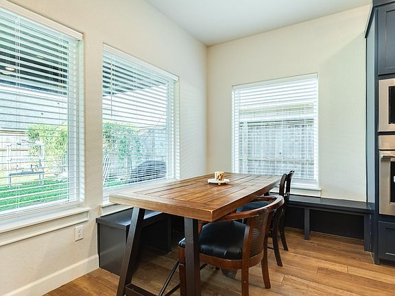 4th image of 2 Greystone Ct