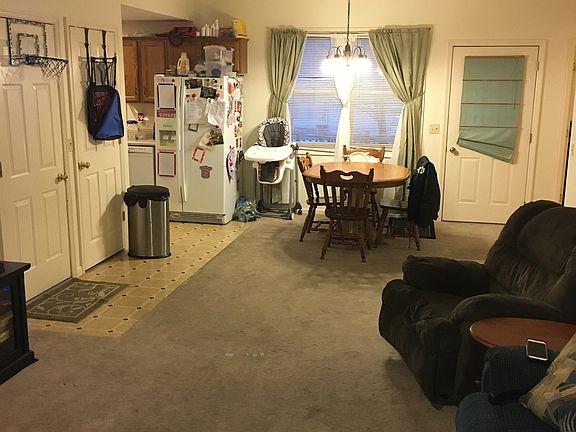 3rd image of 321 N Illinois St