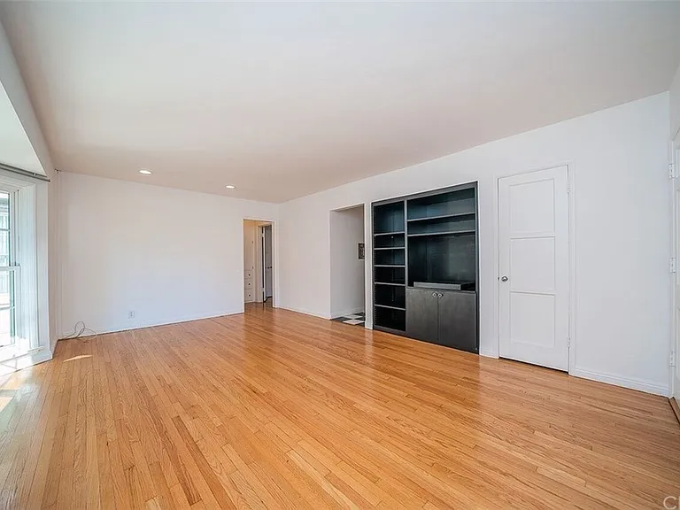 102 Lime Ave #9 — Photo 4