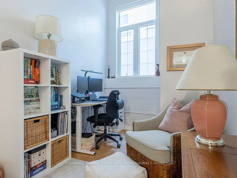 80 King William St #112 — Photo 19