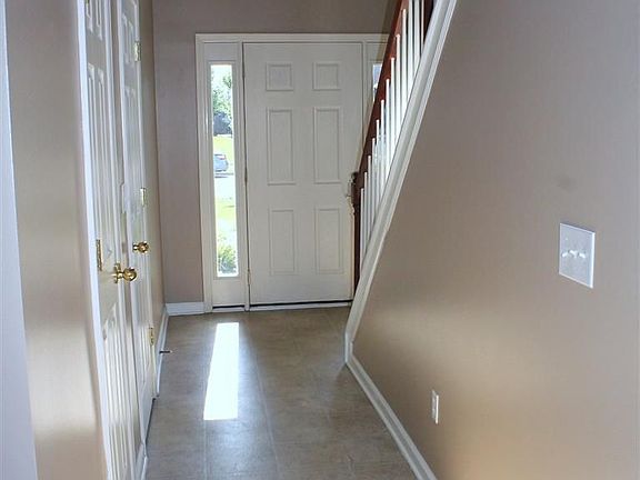 3rd image of 3964 Winthrop Dr