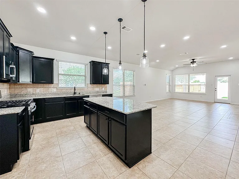 25322 Alverstone Dr — Photo 7