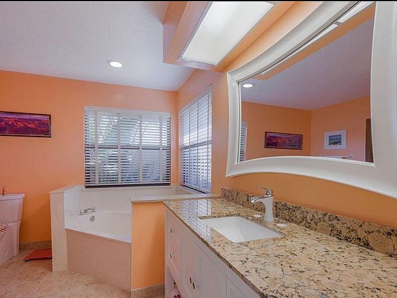 5th image of 2085 S Palm Cir
