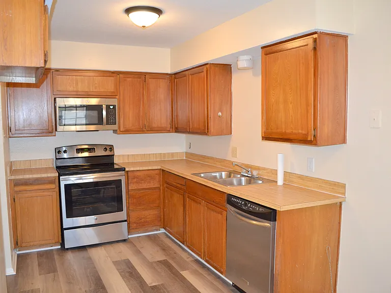 7610 April Ct — Photo 13