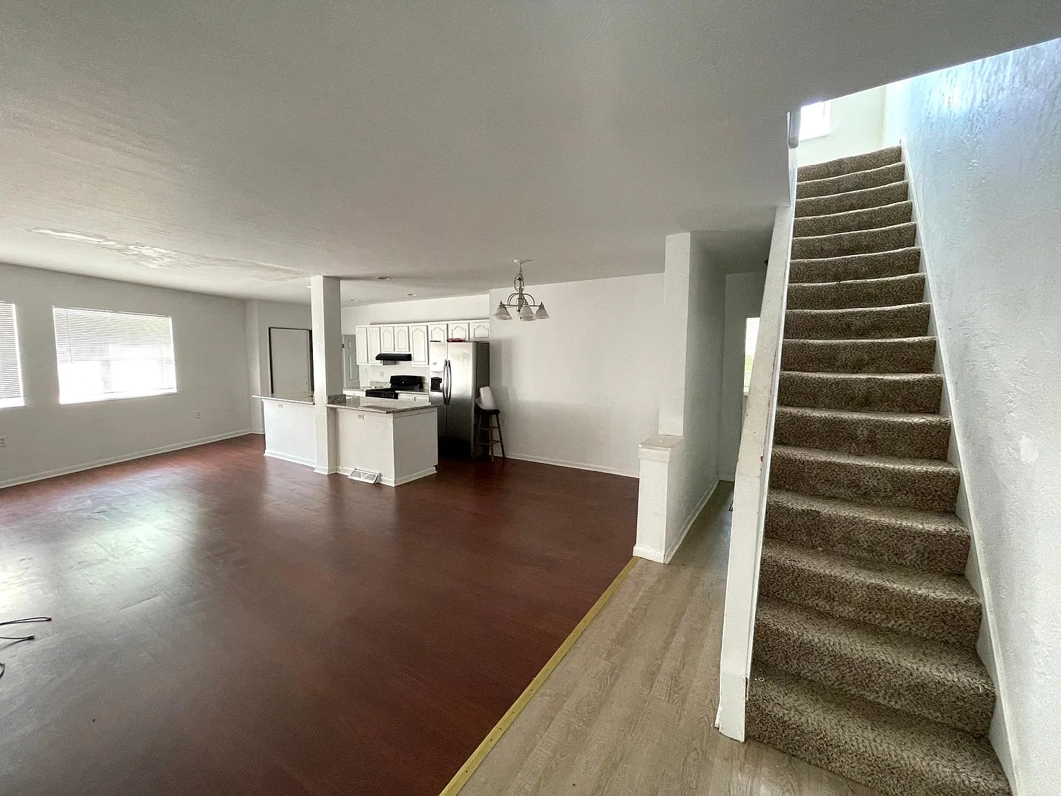 5 bed, 3565 sqft, $2,200 — Photo 3