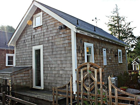 3rd image of 47 Beach Cabin Ln