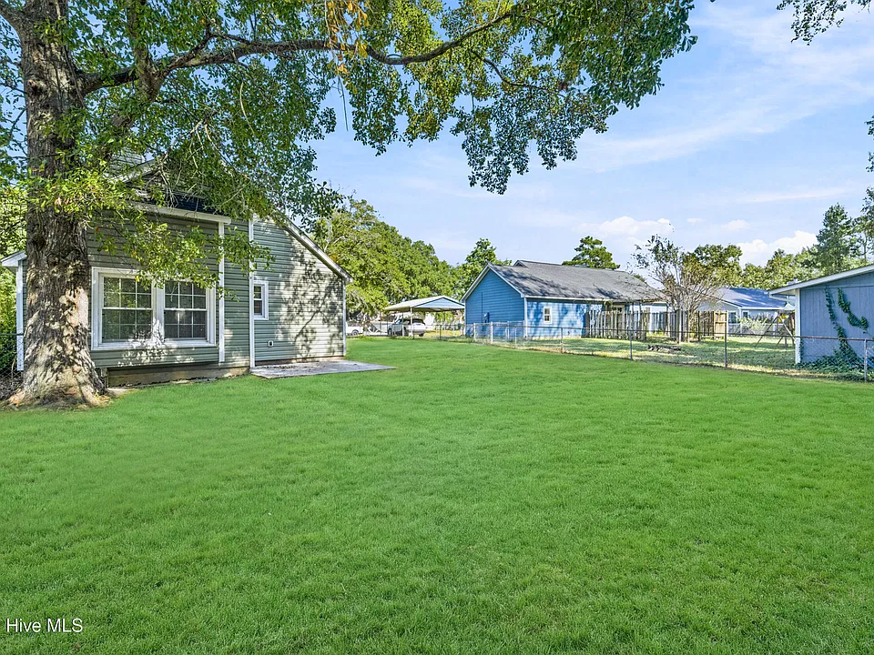 1100 Magnolia Ln