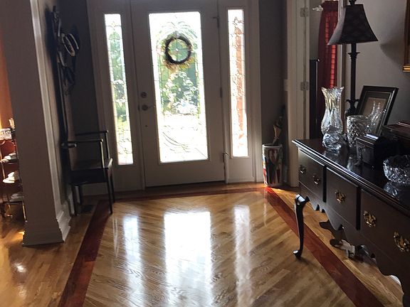 2nd image of 110 Collinwood Dr