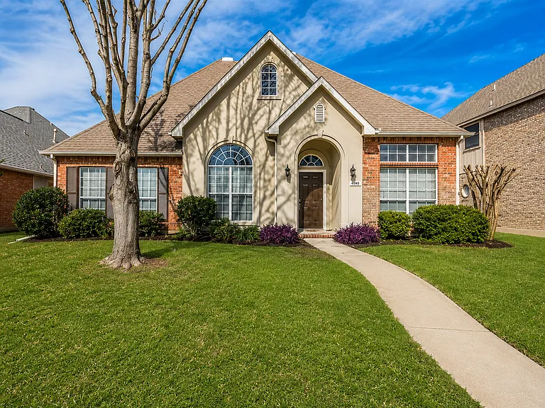 4445 Cranwood Dr — Photo 1