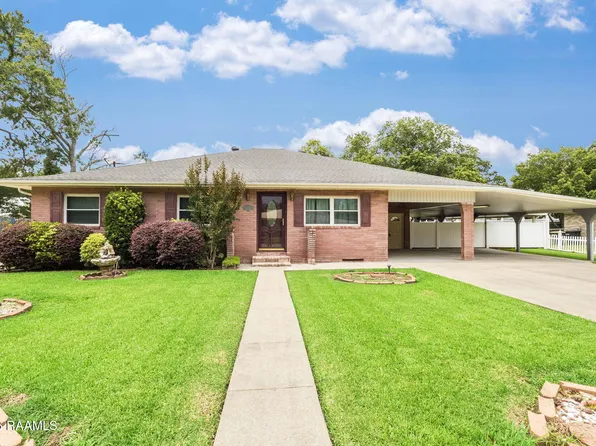 120 N Richelieu Cir, New Iberia, LA 70560