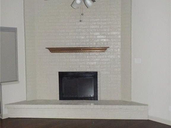 2nd image of 1204 Creekwood Ct