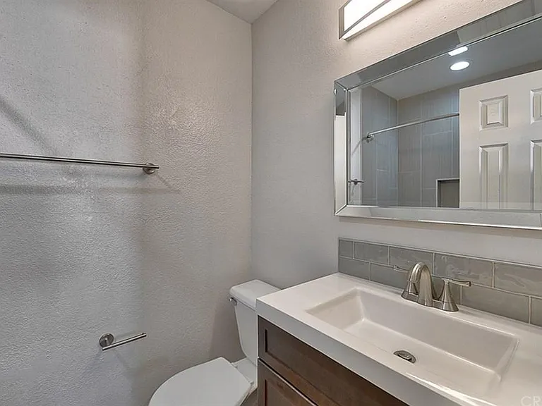 25136 Steinbeck Ave #D — Photo 20
