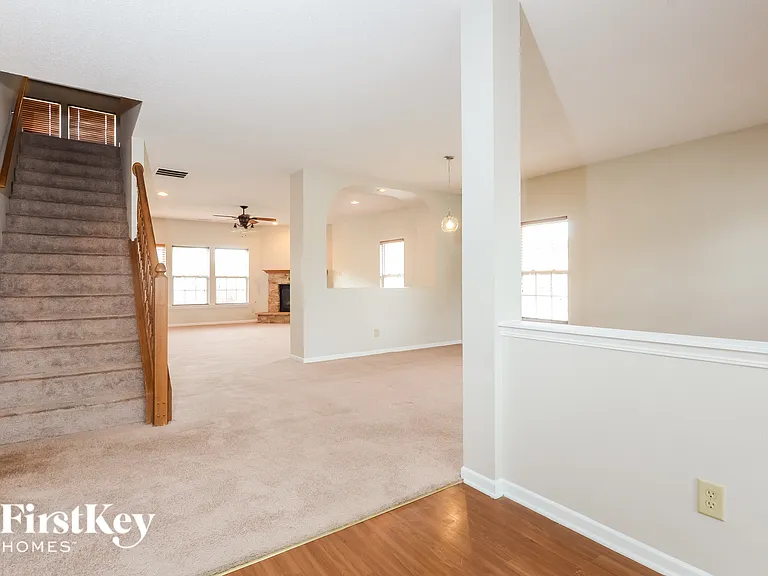 10735 Cyrus Dr — Photo 10
