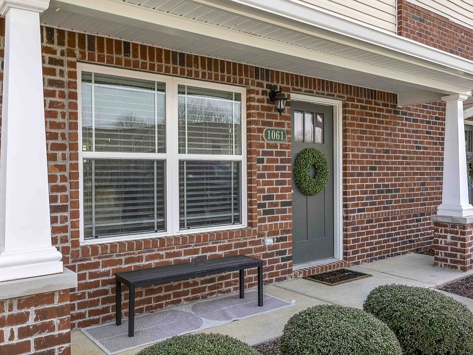 1st image of 1061 Wells Way