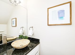 2110 California Ave SW APT E, Seattle, WA 98116