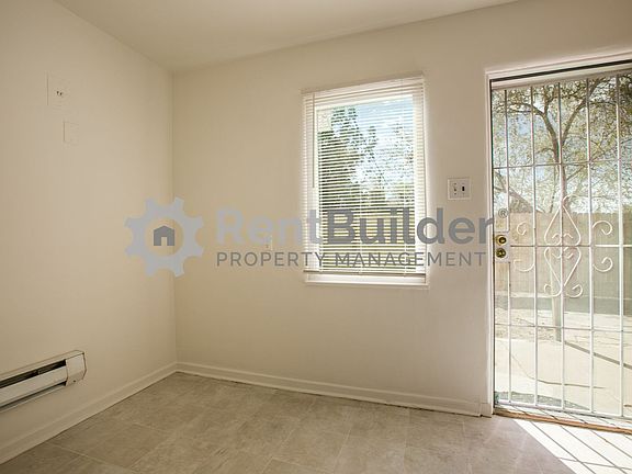 2nd image of 402 Richmond Dr SE