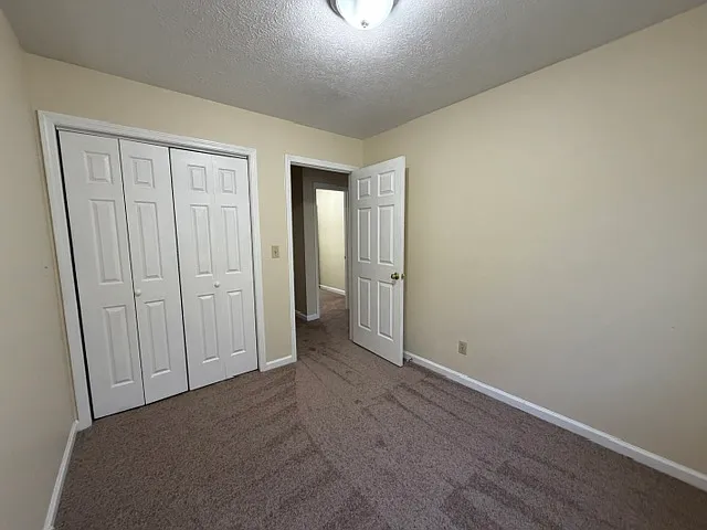 Sleepy Hollow Townhomes — Photo 37
