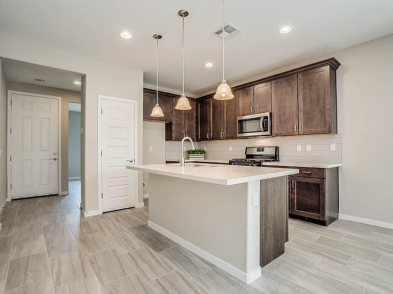 4742 E Tremaine Ave — Photo 8