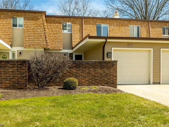 9301 Sussex Dr #9301, Olmsted Falls, OH 44138