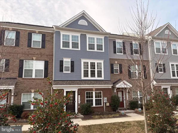 2734 Pinebrook Rd, Landover, MD 20785