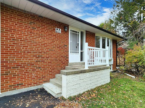 3rd image of 368 Bent Cres