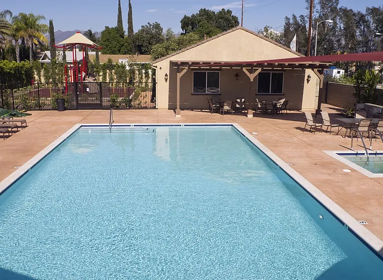 Community Pool with Jacuzzi
