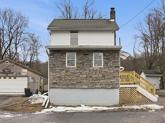 2nd image of 225 Ebervale Rd