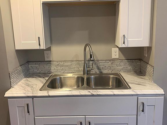 4th image of 1921 Crown Ave #2