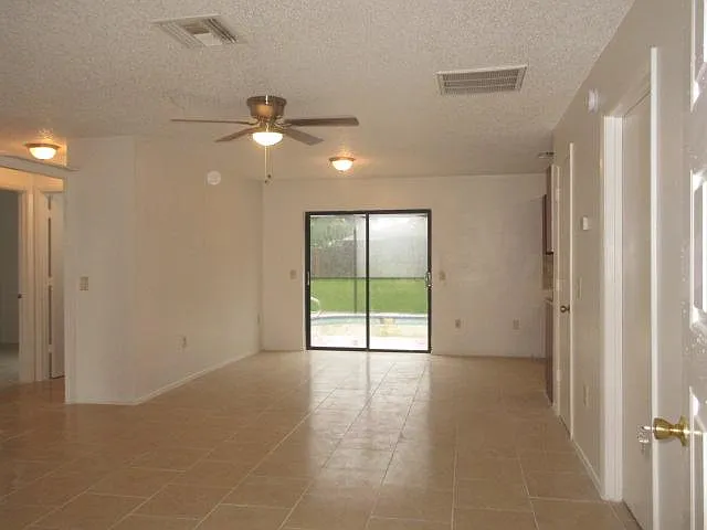 11348 Linden Dr — Photo 3
