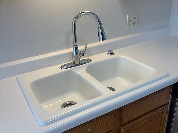 5th image of 227 Brett Cir Unit D