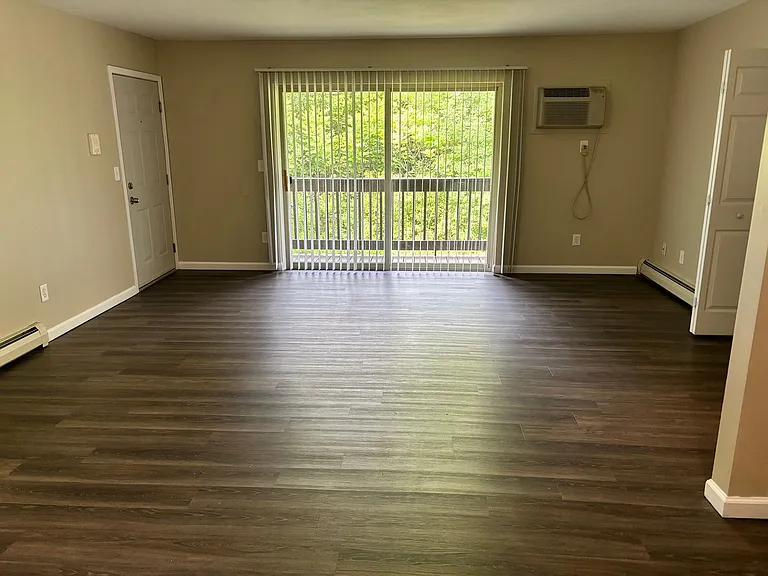 Lakepointe Apartment Homes — Photo 16