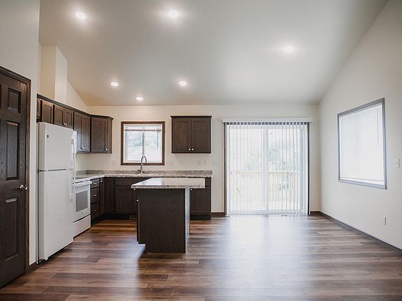 3rd image of 21410 Sheila Ln