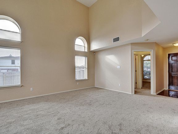 3rd image of 3817 Willie Mays Ln