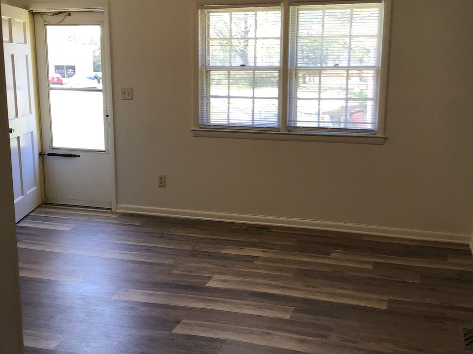 2nd image of 221 Sneads Ferry Rd APT 5
