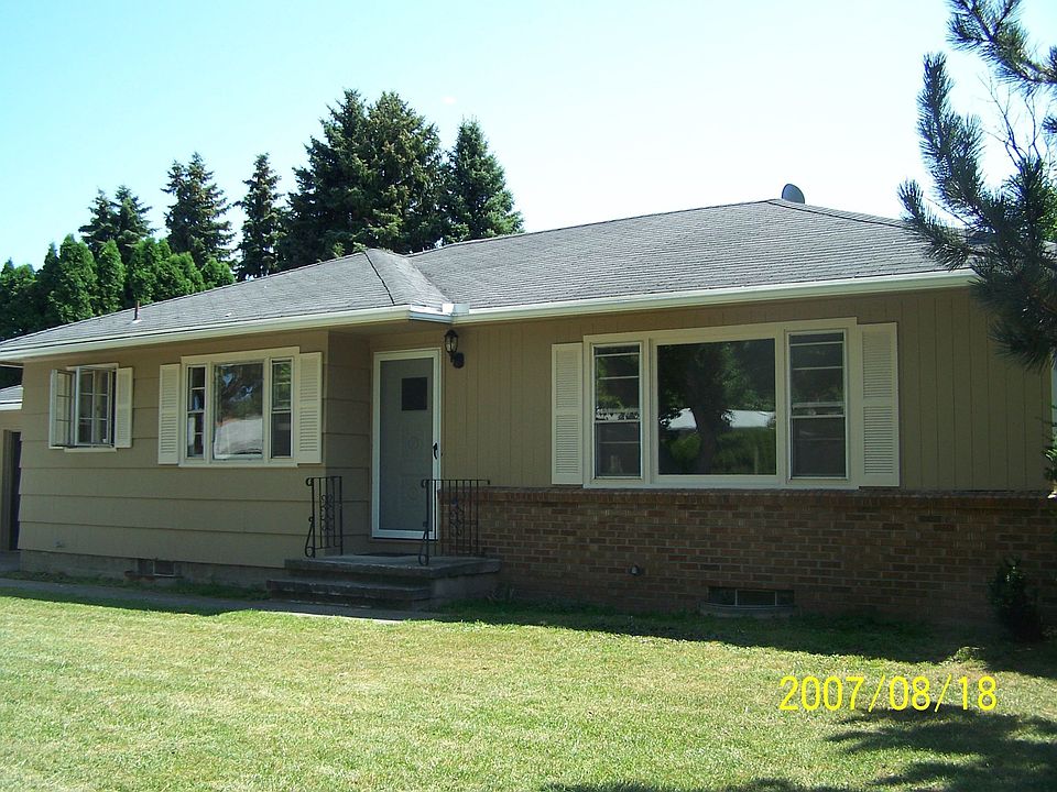 Landscaping yet to be done, but you can see already this is a nice home.