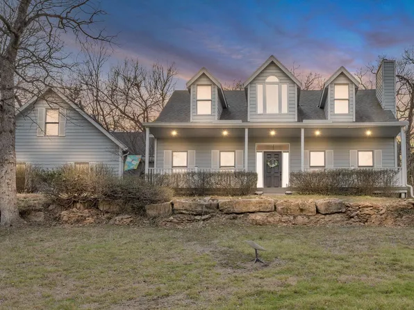 731 E 1100th Rd, Baldwin City, KS 66006