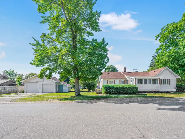 515 W 5th St, Evart, MI 49631